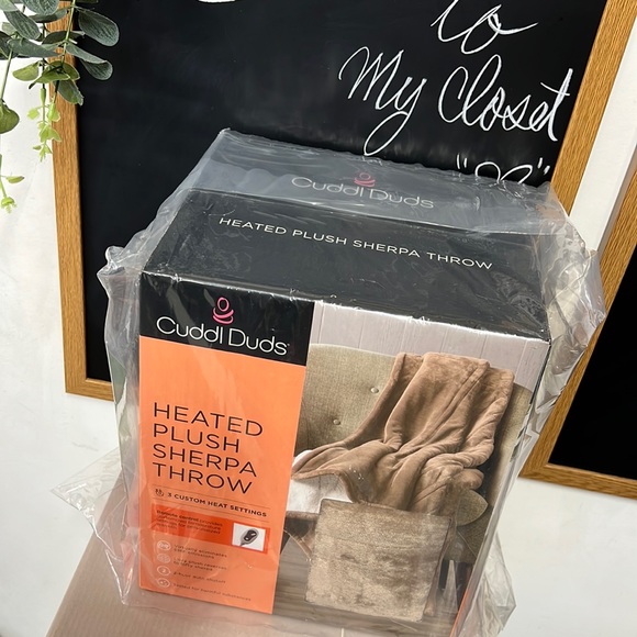 Cuddle Duds Heated Plush Sherpa Blanket in Tan HD8 - Picture 4 of 4